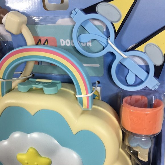 Bluey Cloud Bag Doctors Check Up Set 7 Pieces NEW 2022 - Picture 8 of 11